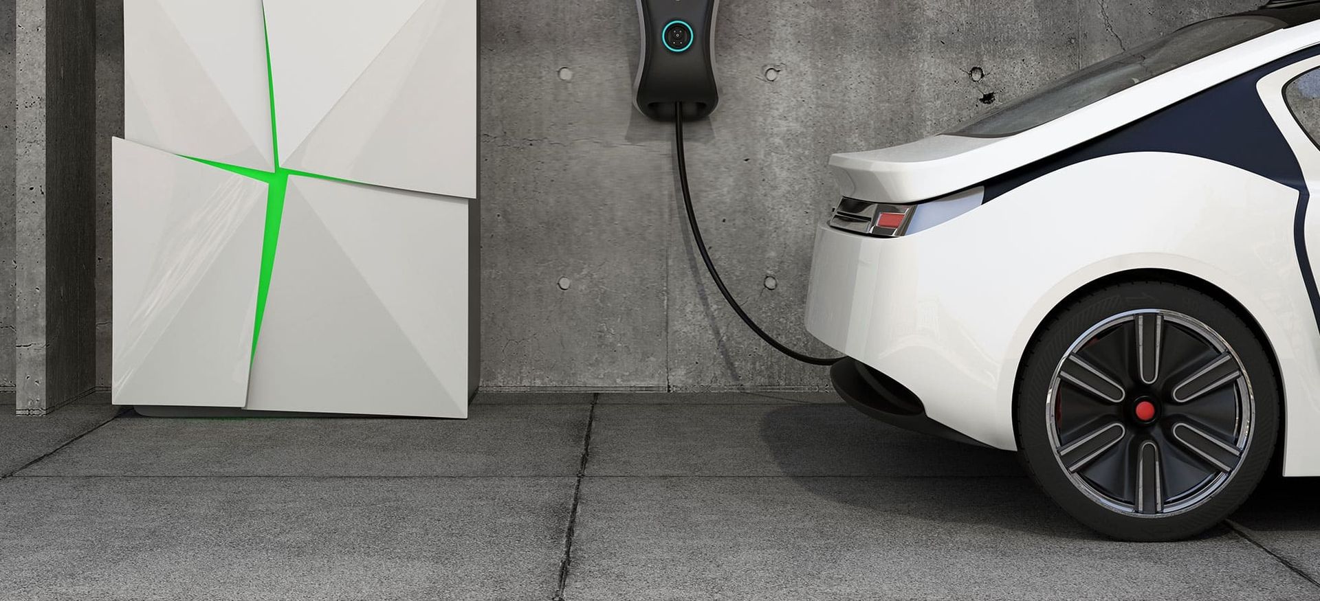 Ein weißes E-Auto lädt an einer Ladesäule